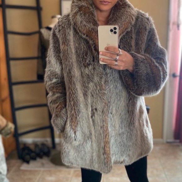 ‼️SOLD‼️Dennis Basso brown/grey faux fur coat sz small - Picture 2 of 5